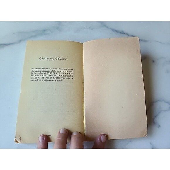 The Queen And The Gypsy By Constance Heaven Paperback - Picture 8 of 10